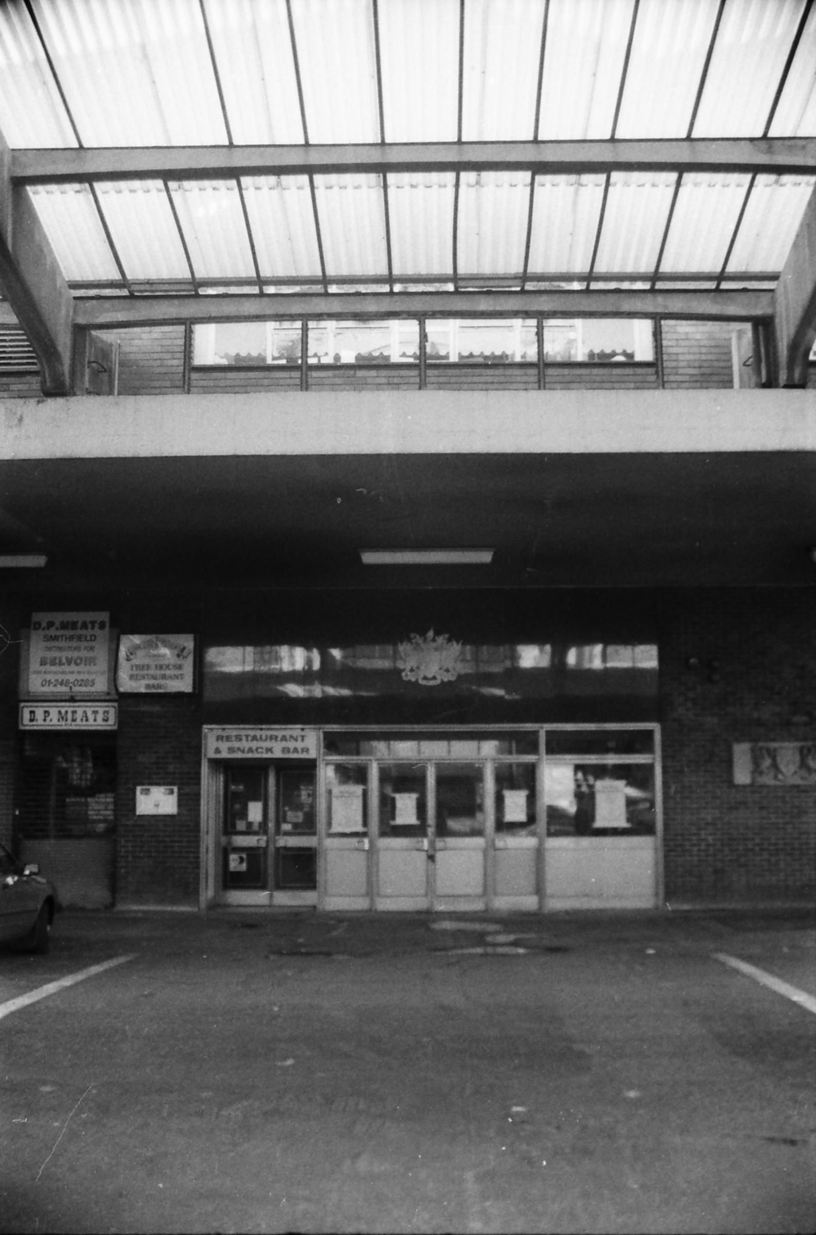 Cock Tavern London EC1 taken 10 Dec 1988.. (Pub, External). Published on 12-03-2019