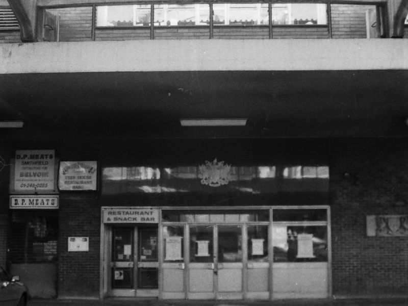 Cock Tavern London EC1 taken 10 Dec 1988.. (Pub, External). Published on 12-03-2019