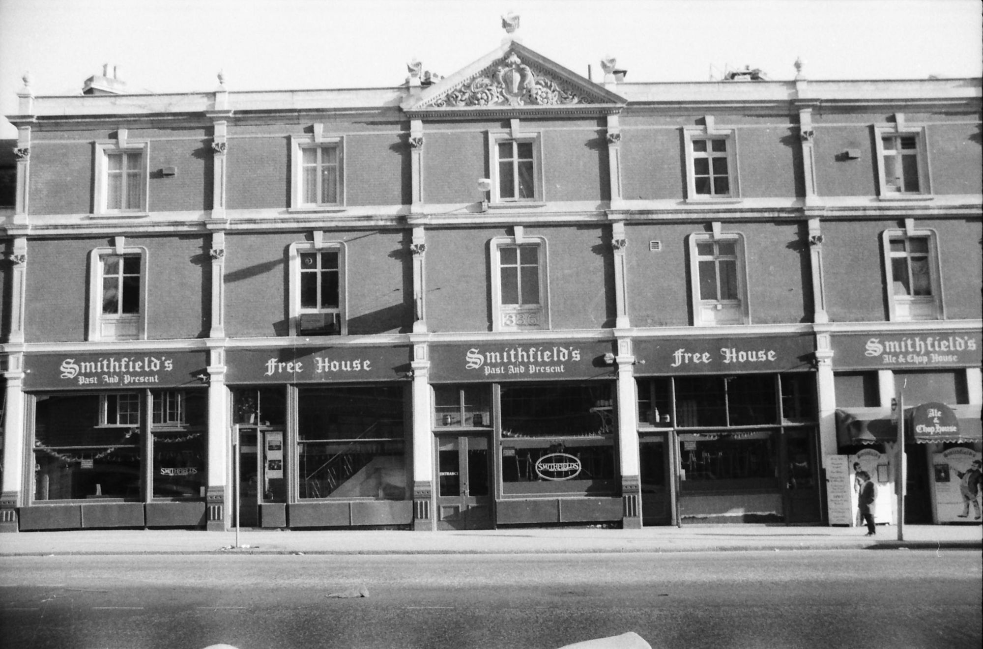 Smithfields Past & Present London EC1 taken 10 Dec 1988.. (Pub, External, Key). Published on 14-01-2019