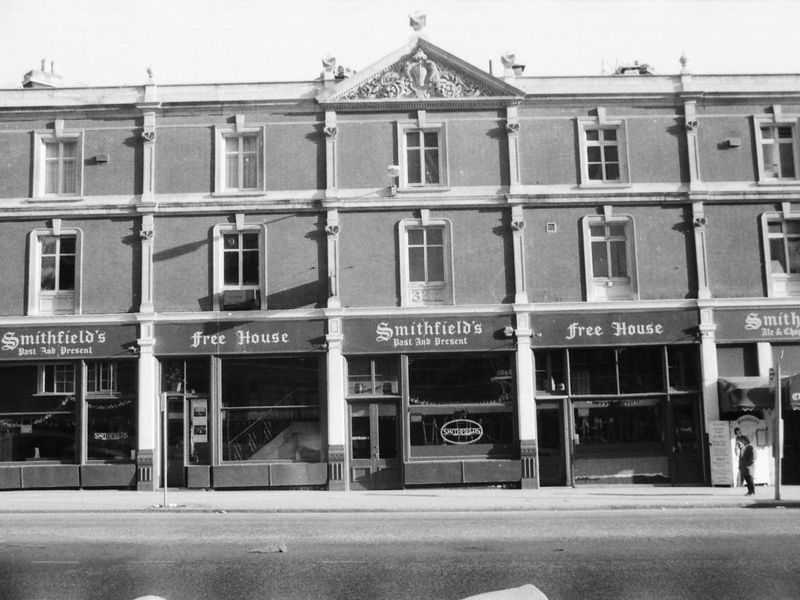 Smithfields Past & Present London EC1 taken 10 Dec 1988.. (Pub, External, Key). Published on 14-01-2019