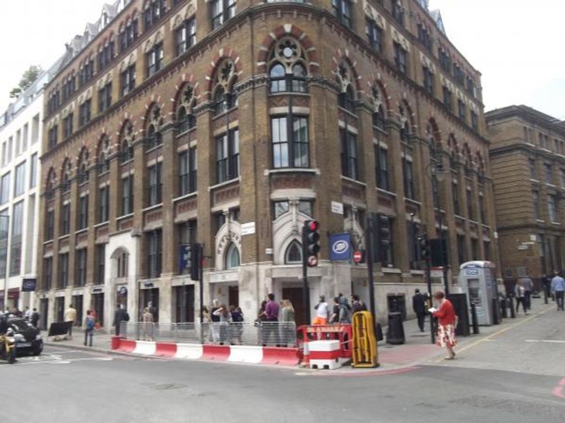 Babuska London EC1 taken Aug 2015. (Pub, External). Published on 13-08-2015