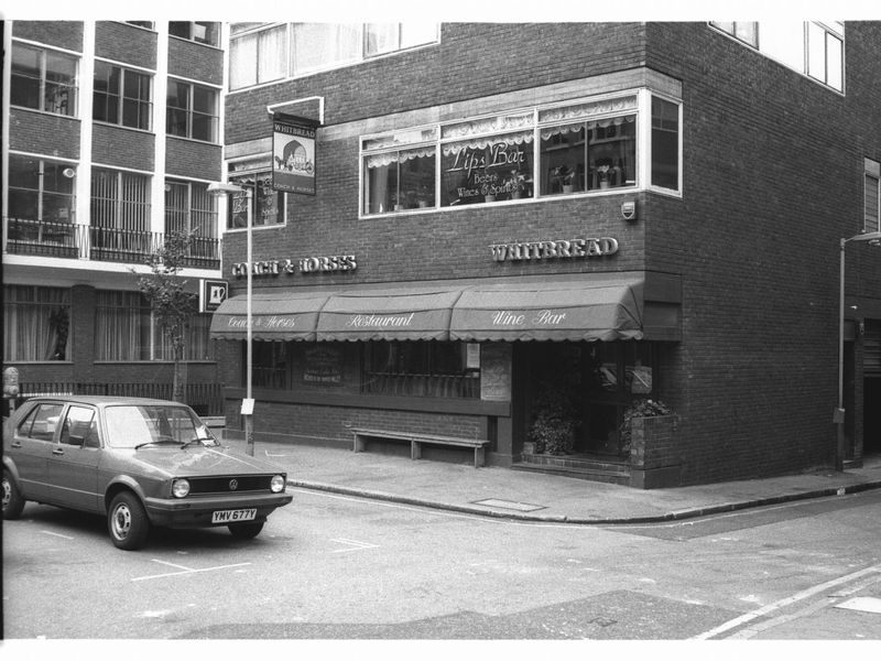 Coac & horses St Johns Sq London EC1 taken July 1985.. (Pub, External). Published on 07-02-2019