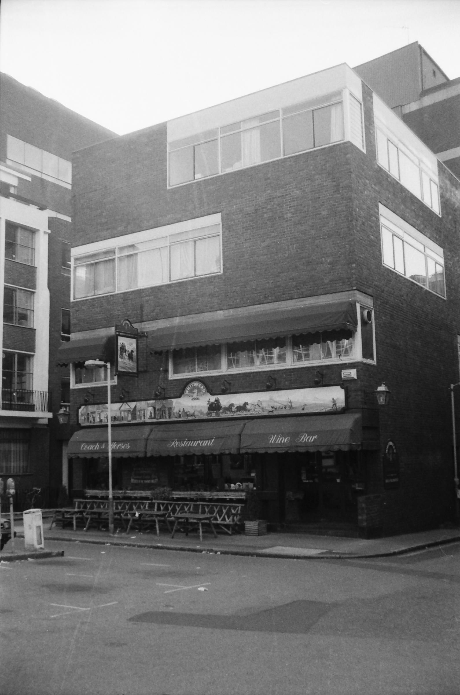 Coac & horses St Johns Sq London EC1 taken 10 Dec 1988.. (Pub, External). Published on 07-02-2019