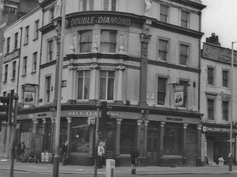 Hat & Feathers London EC1 taken in July 1985.. (Pub, External). Published on 07-02-2019