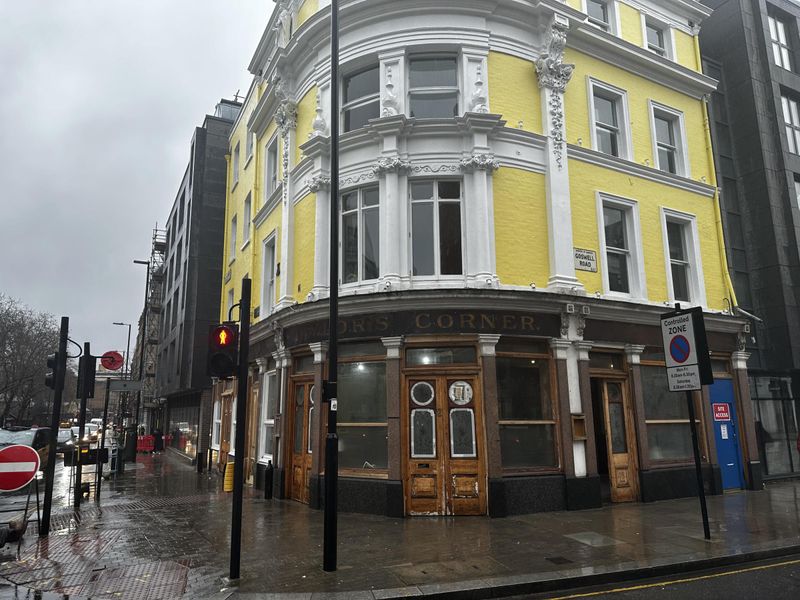 Hat & Feathers 2023-01. (Pub, External). Published on 23-04-2023