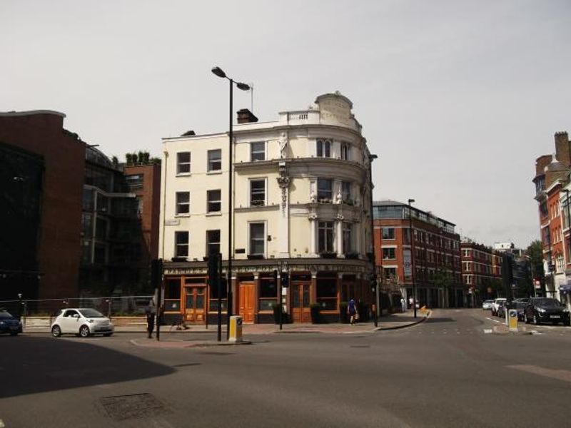 Hat & Feathers London EC1 taken Aug 2015. (Pub, External). Published on 13-08-2015