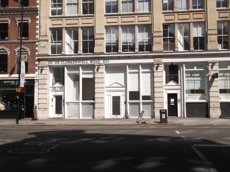 Burgundy Bens London EC1 taken Aug 2015. (Pub, External). Published on 13-08-2015