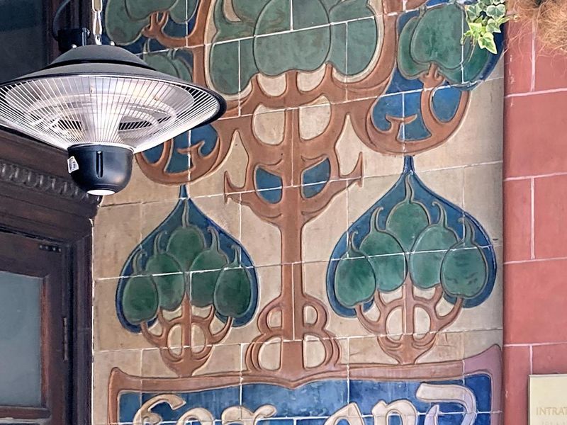 Fox and Anchor London EC1M 20260415 . (Pub, External). Published on 28-04-2026 