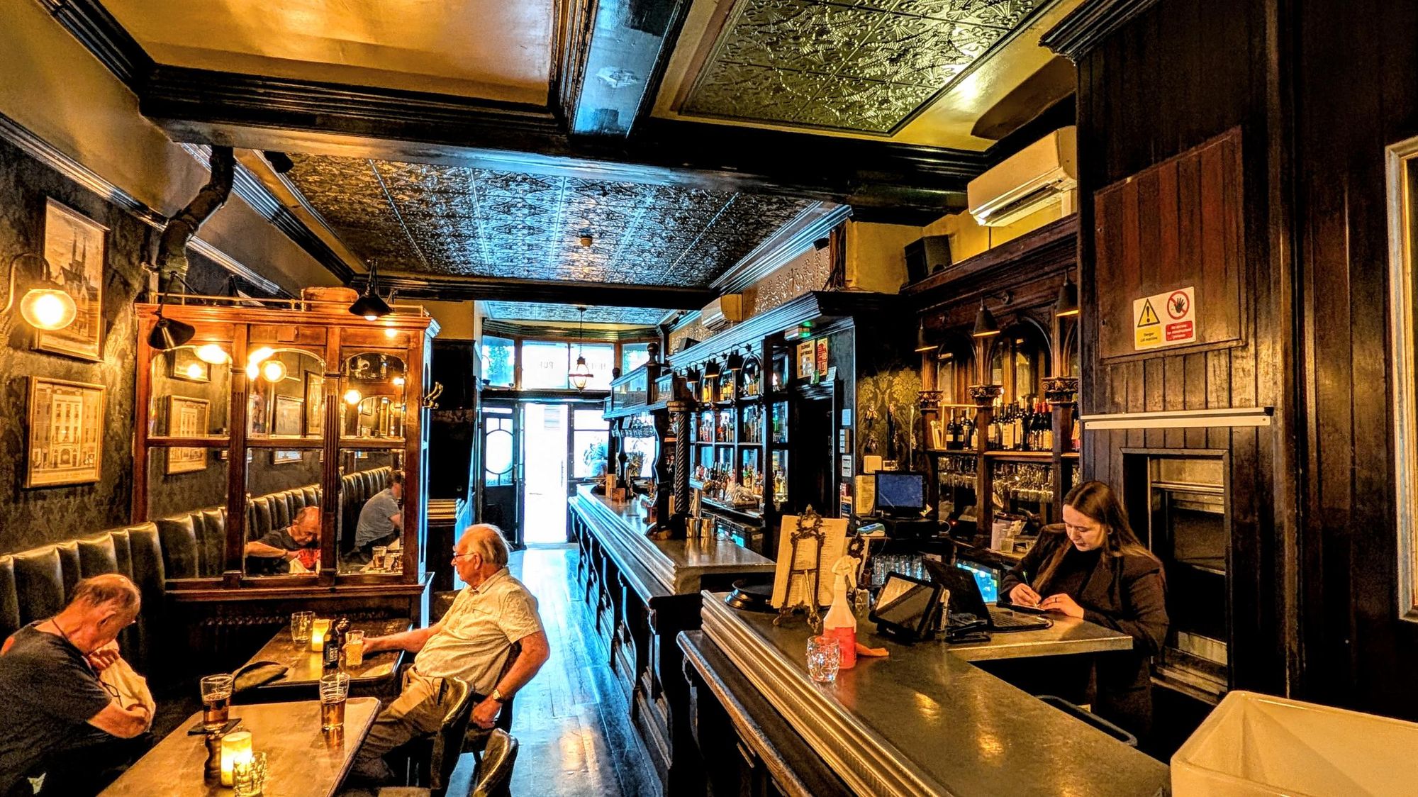 Fox & Anchor London EC1M 20260809. (Pub, Bar). Published on 20-08-2026