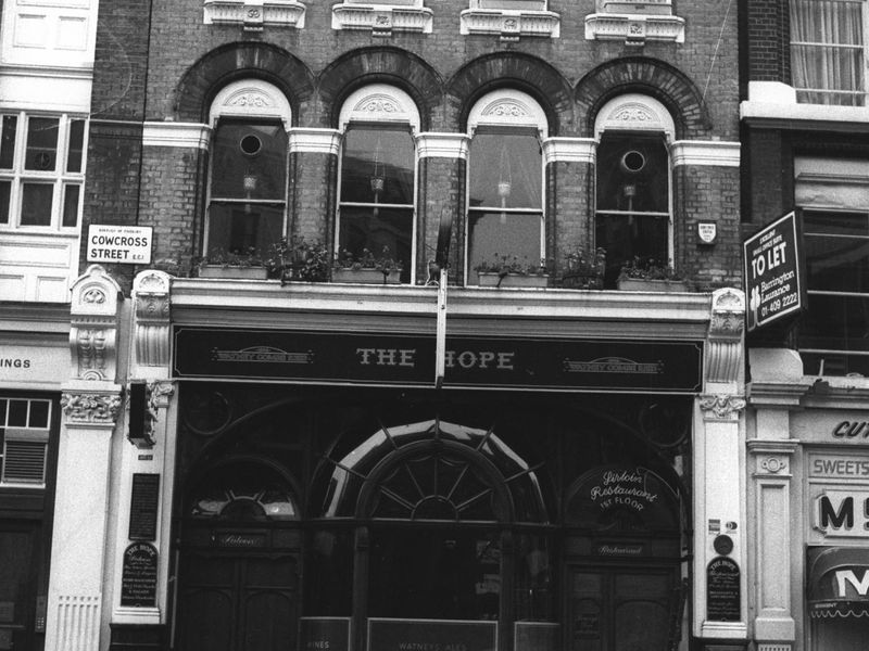Hope London EC1 taken in July 1985.. (Pub, External). Published on 07-02-2019 