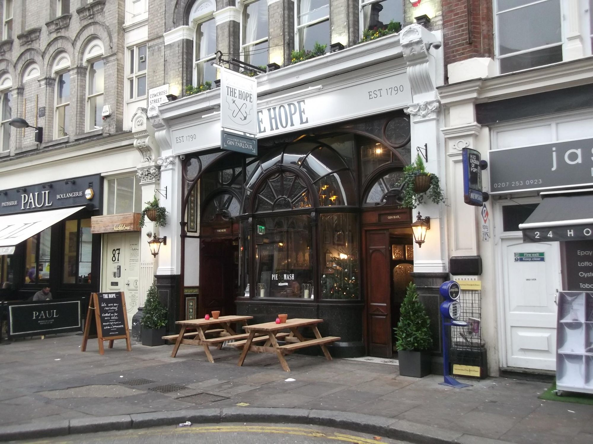Hope London EC1 taken December 2016. (Pub). Published on 10-02-2017