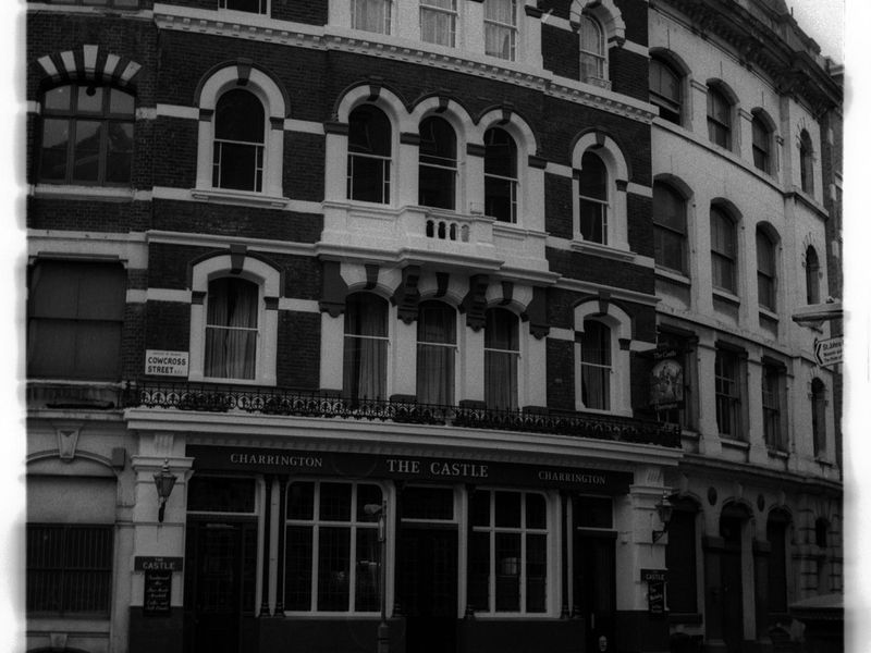 Castle London EC1 taken in July 1985.. (Pub, External). Published on 07-02-2019