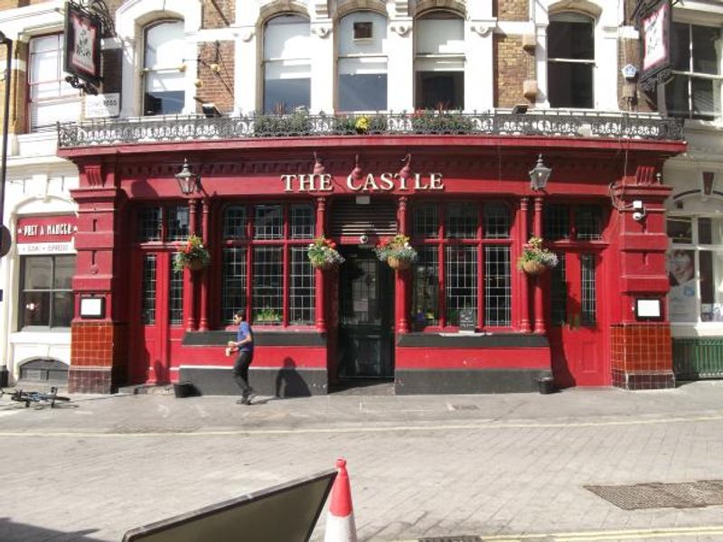 Castle London EC1 taken July 2013. (Pub, External). Published on 24-11-2013