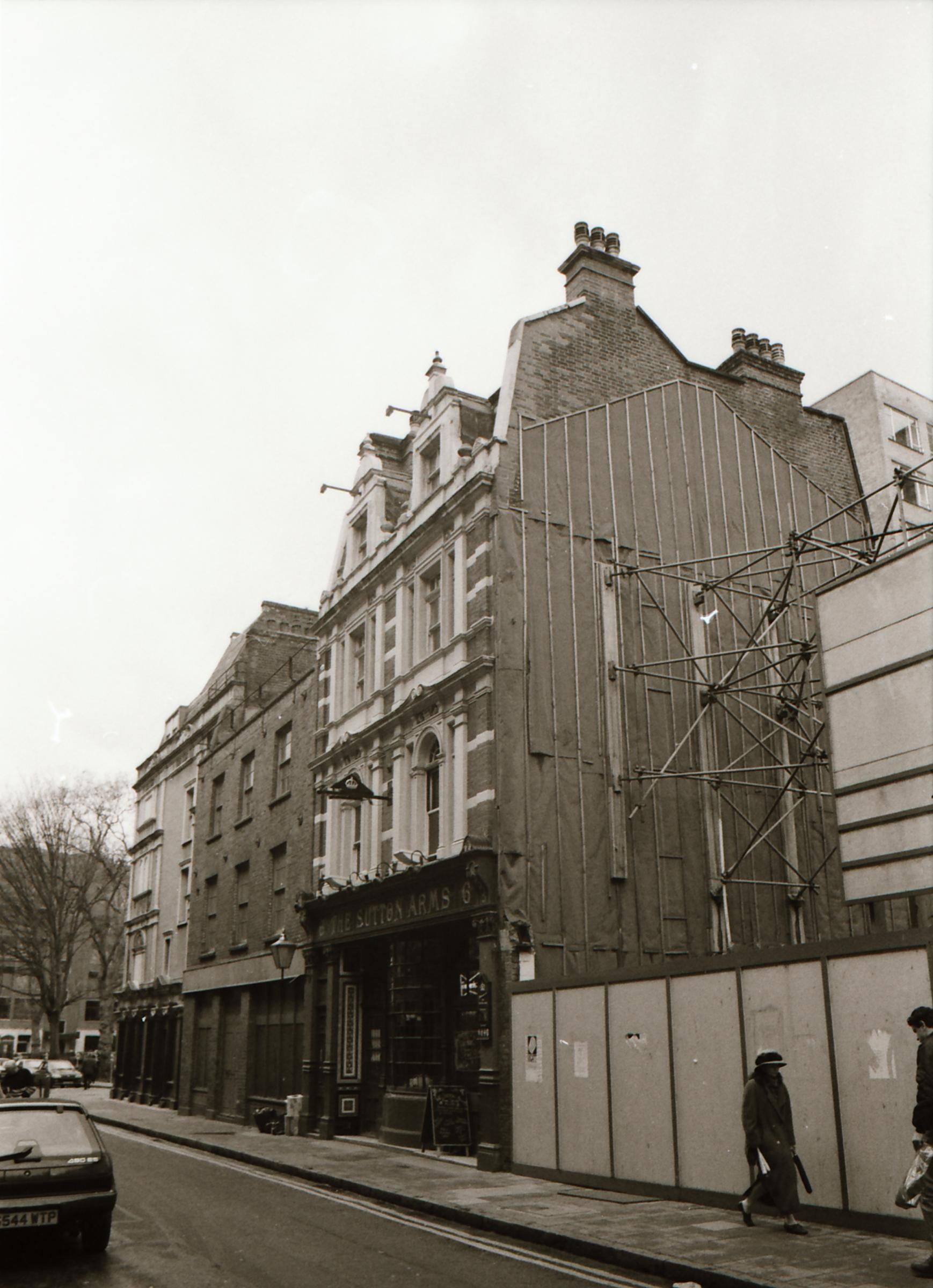 Sutton Arms Carthusian St London EC1 taken April 1994. (Pub, External). Published on 07-02-2019