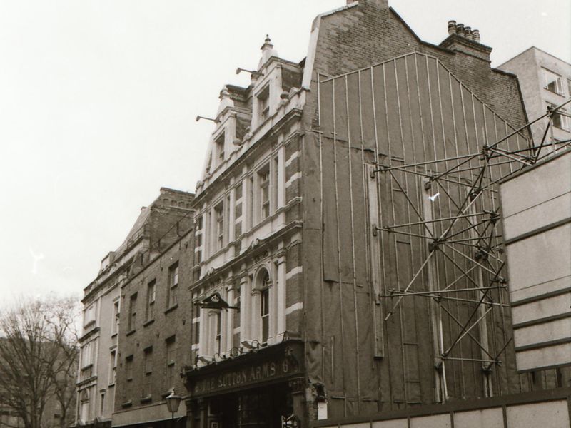 Sutton Arms Carthusian St London EC1 taken April 1994. (Pub, External). Published on 07-02-2019