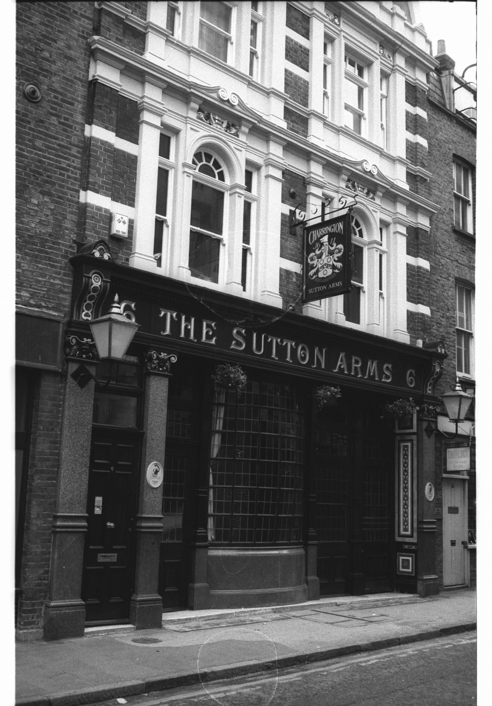 Sutton Arms Carthusian St London EC1 taken July 1985.. (Pub, External). Published on 07-02-2019