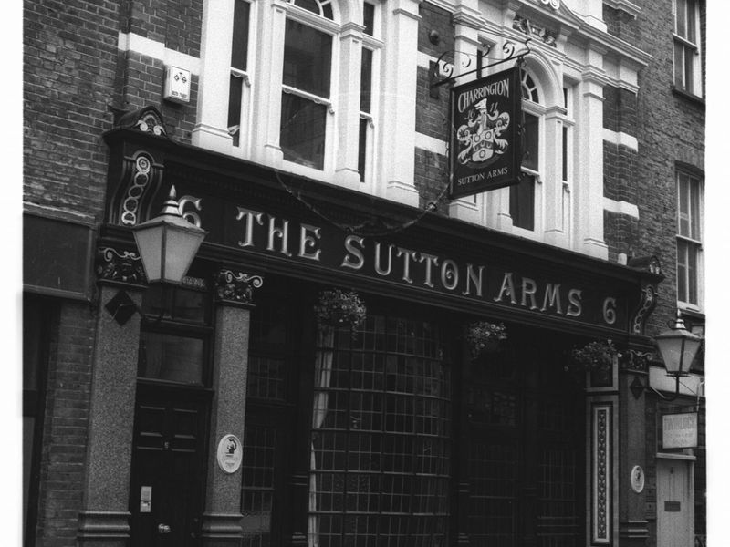 Sutton Arms Carthusian St London EC1 taken July 1985.. (Pub, External). Published on 07-02-2019