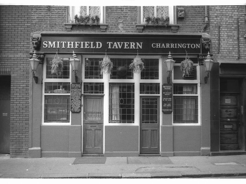 Smithfield Tavern London EC1 taken July 1985.. (Pub, External). Published on 07-02-2019
