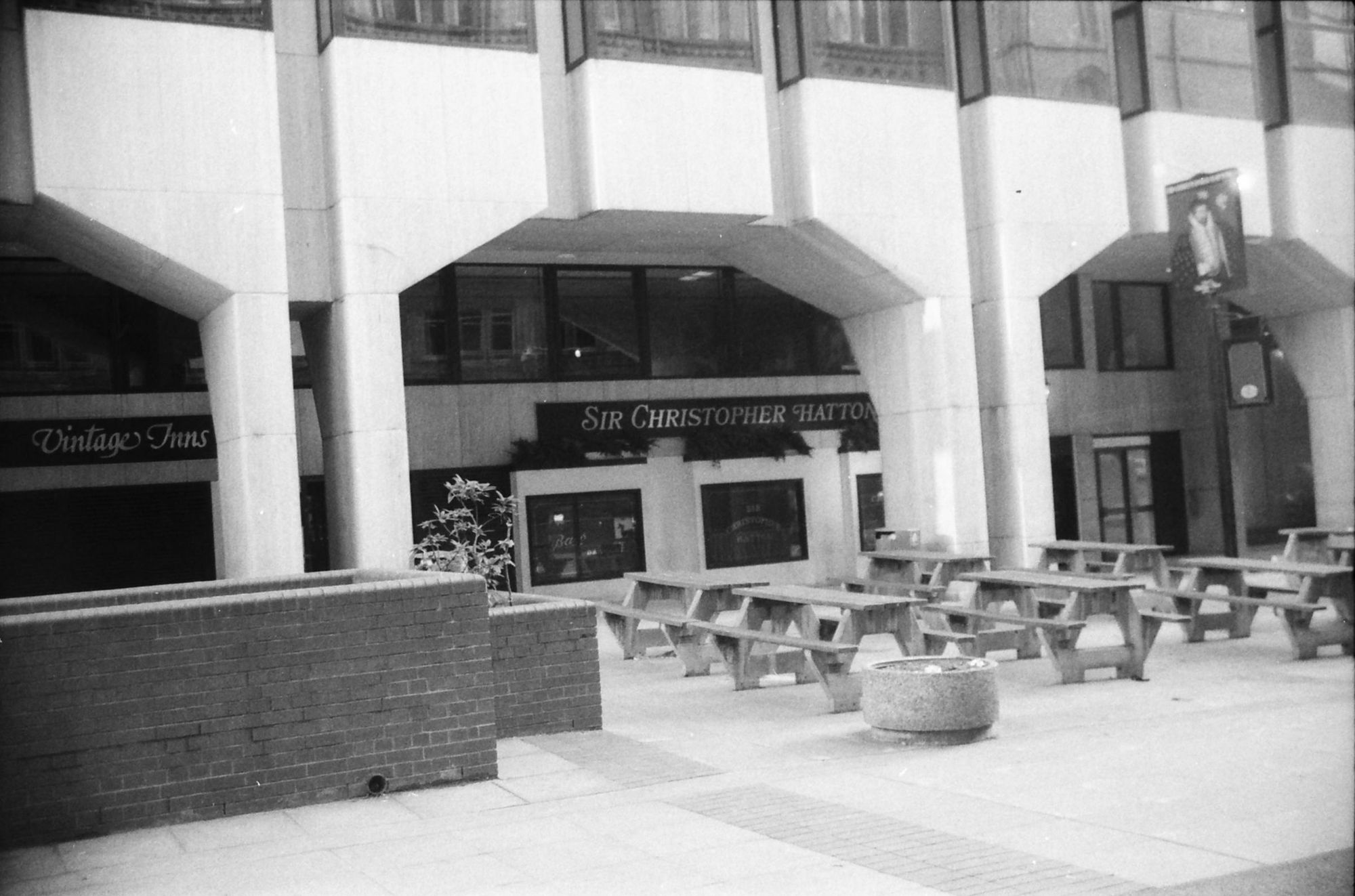 Sir Christopher Hatton London EC1 taken 10 Dec 1988. (Pub, External). Published on 07-02-2019