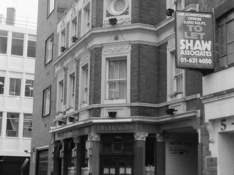 Hat & Tun London EC1 taken in Oct 1988.. (Pub, External). Published on 07-02-2019 