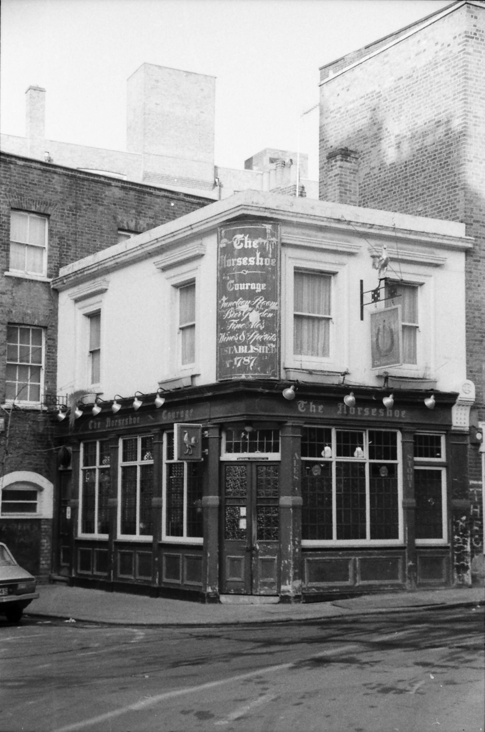 Horseshoe London EC1 taken Dec 1988.. (Pub, External). Published on 07-02-2019
