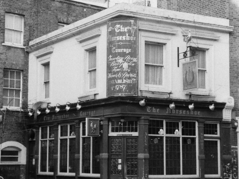 Horseshoe London EC1 taken Dec 1988.. (Pub, External). Published on 07-02-2019