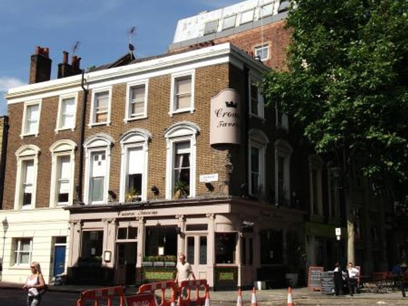 Crown Tavern London EC1 taken July 2013. (Pub, External). Published on 24-11-2013 