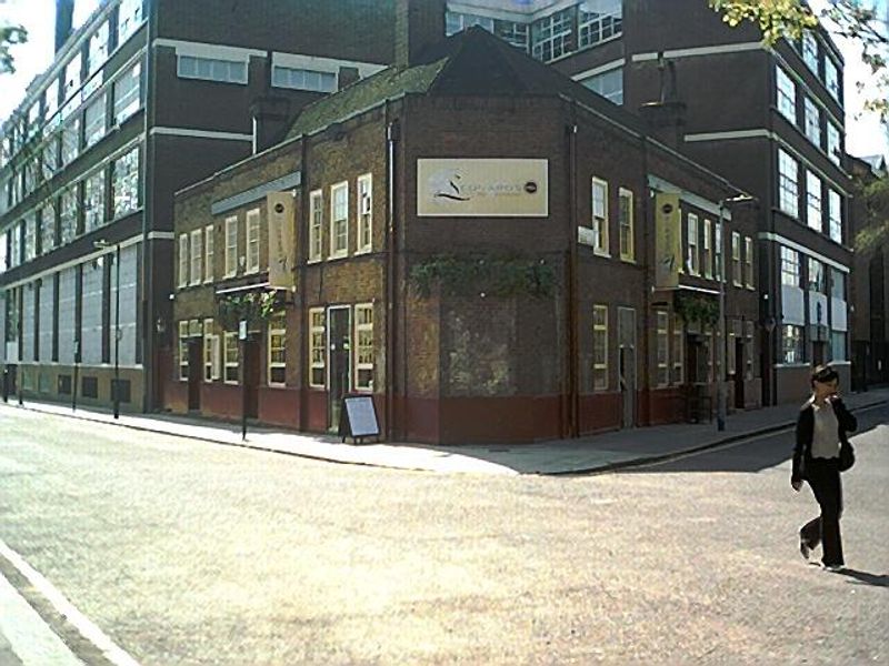 Leonards London EC1. (Pub, External). Published on 23-04-2023