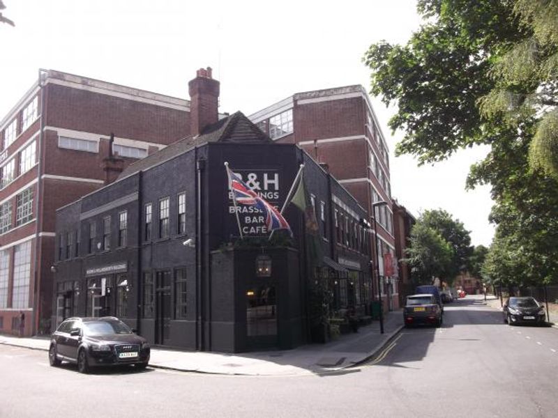 Bourne & Hollingsworth London EC1 taken Aug 2015. (Pub, External). Published on 06-12-2015