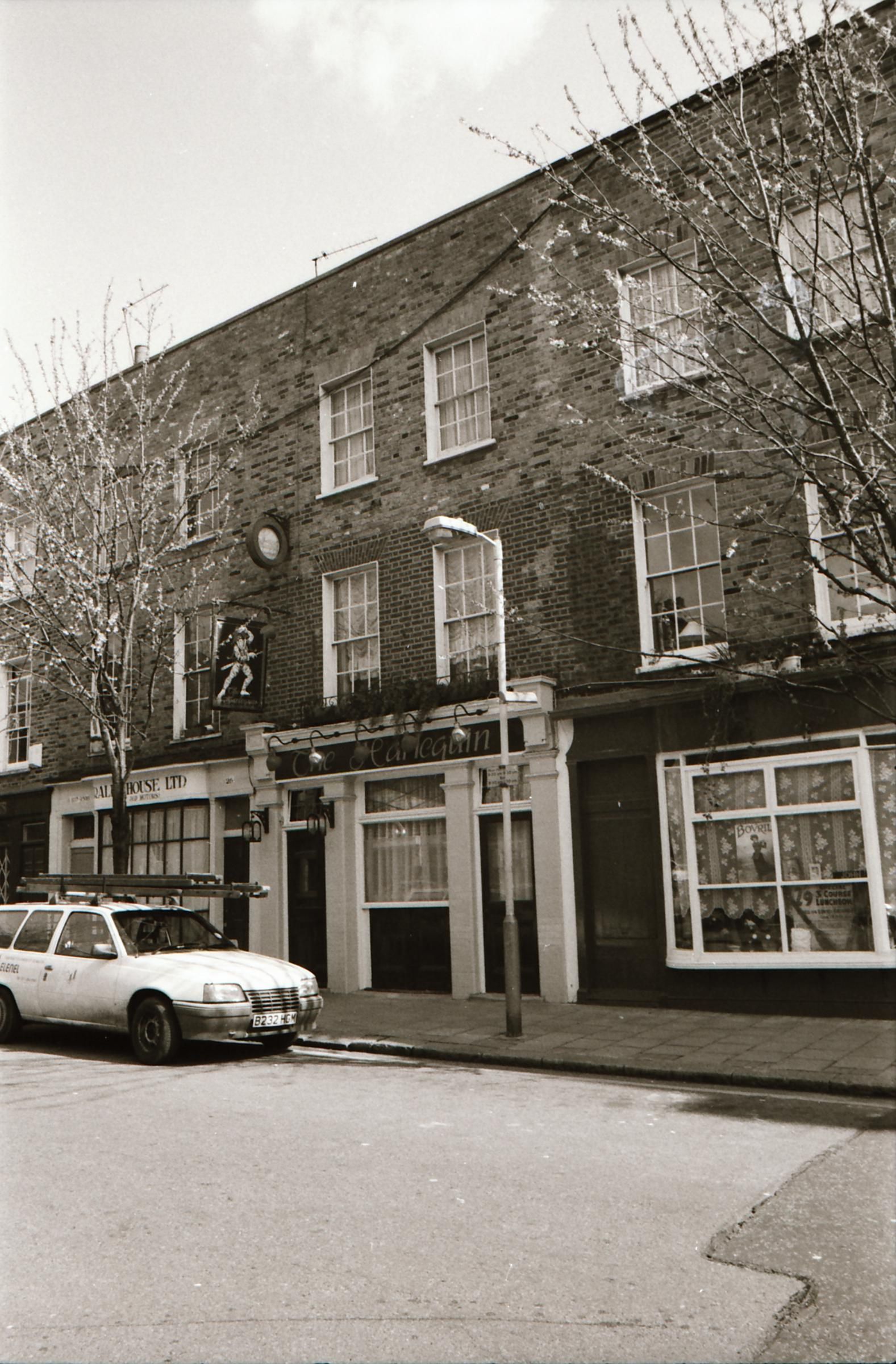 Harlequin London EC1 Taken April 1994.. (Pub, External). Published on 07-02-2019