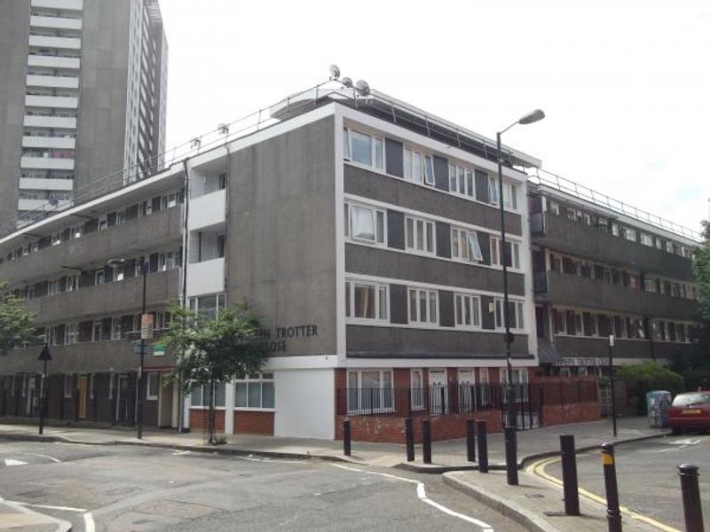Royal Mail London EC1 taken Aug 2015. (Pub, External). Published on 13-08-2015