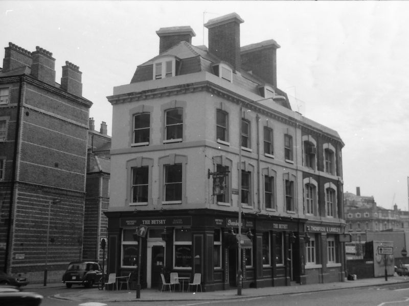 Betsy London EC1 taken in Oct 1988.. (Pub, External). Published on 07-02-2019 