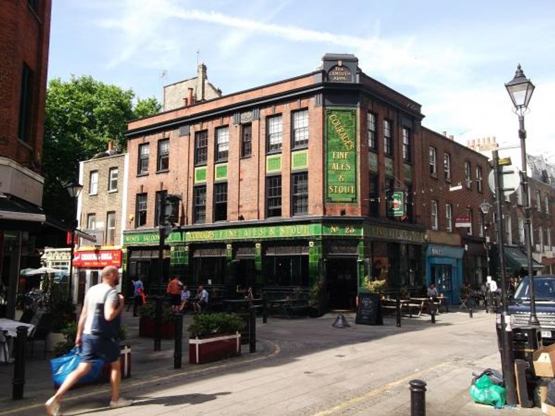 Exmouth Arms London EC1 taken July 2013. (Pub, External). Published on 24-11-2013