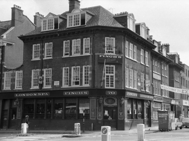 London Spa London EC1 taken Aug 1986.. (Pub, External). Published on 07-02-2019