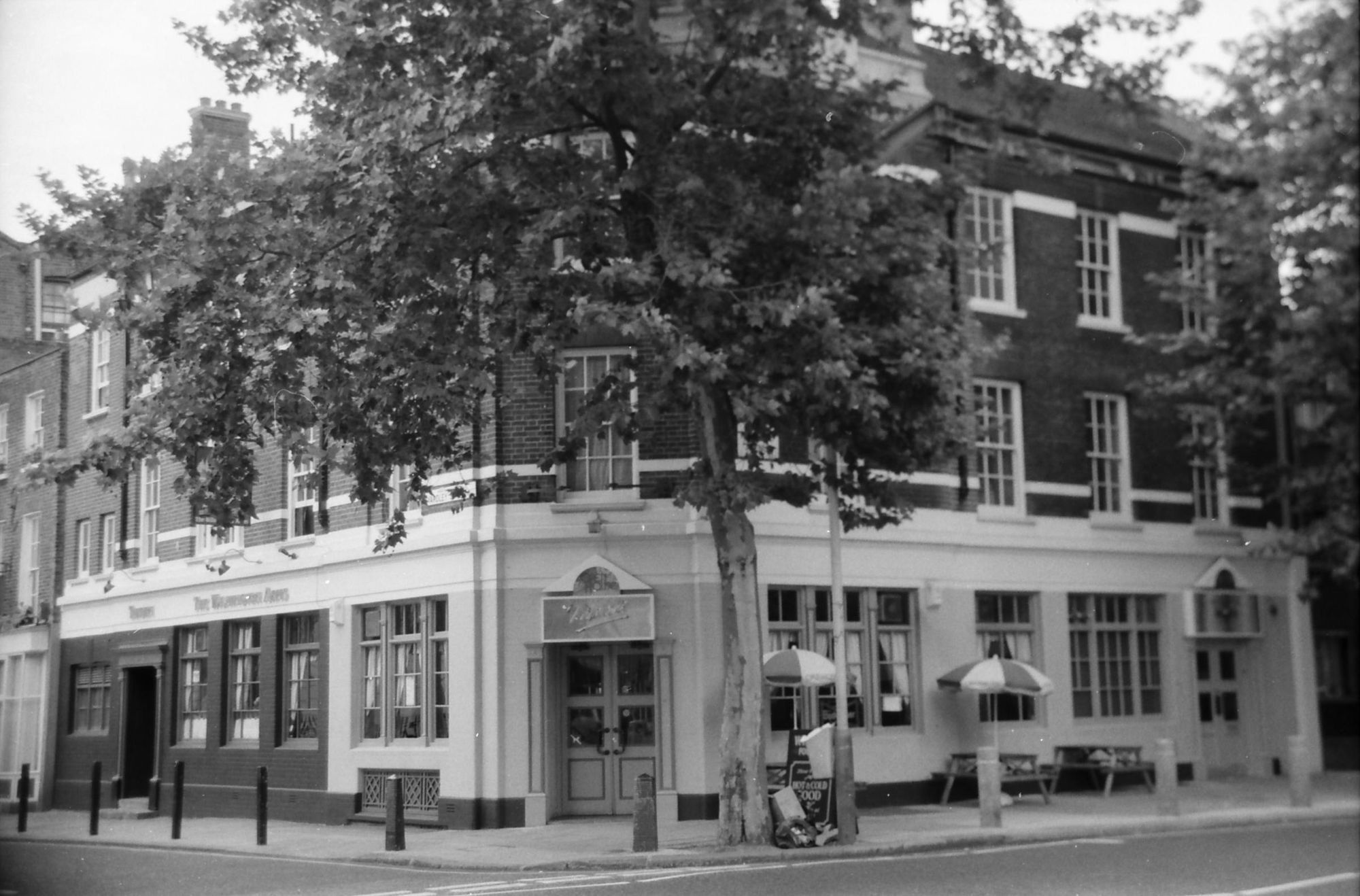 Wilmington Arms London EC1 taken Aug 1986.. (Pub, External). Published on 07-02-2019