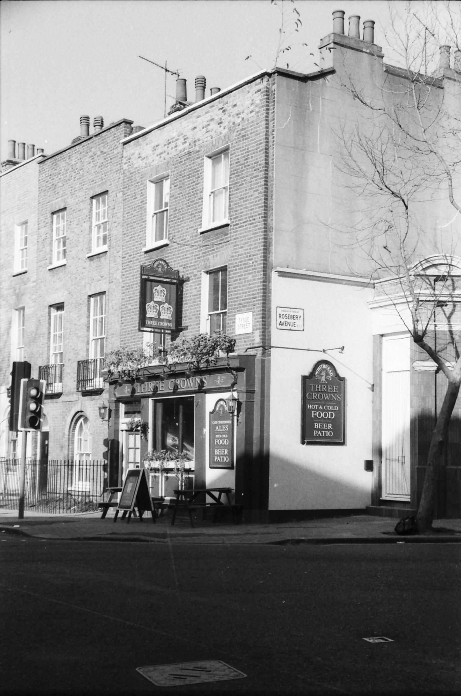 Three Crowns London EC1 taken in Feb 1989.. (Pub, External). Published on 07-02-2019