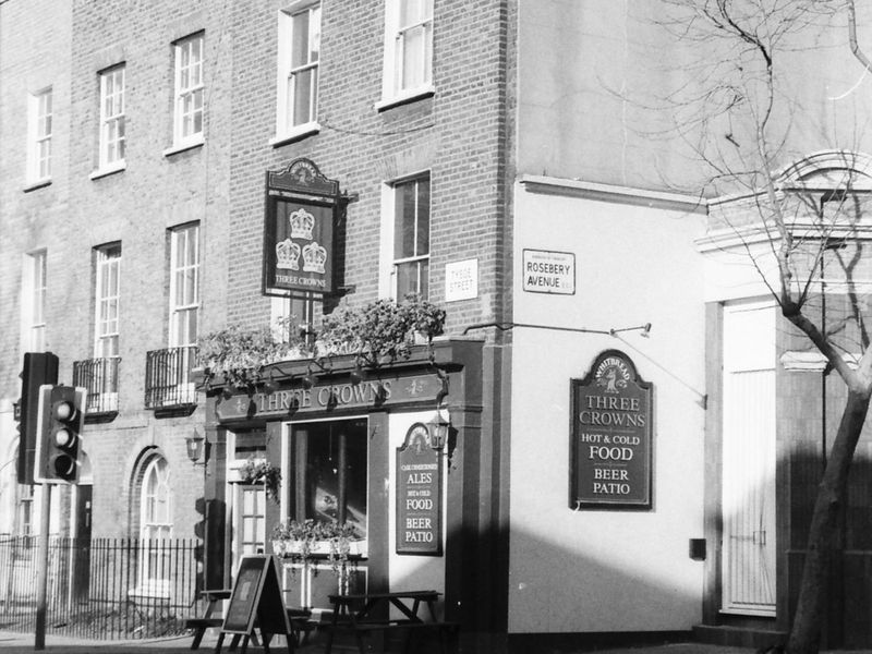 Three Crowns London EC1 taken in Feb 1989.. (Pub, External). Published on 07-02-2019
