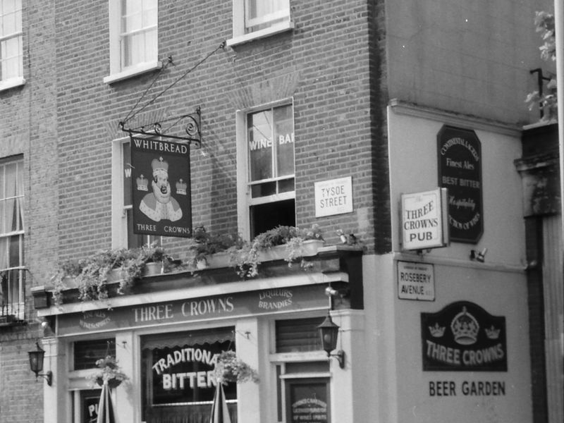 Three Crowns London EC1 taken in Aug 1986.. (Pub, External). Published on 07-02-2019