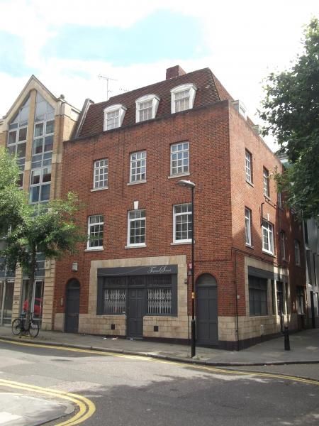 Horseshoe & Magpie London EC1 taken Aug 2015. (Pub, External). Published on 13-08-2015