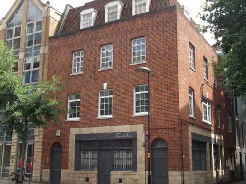 Horseshoe & Magpie London EC1 taken Aug 2015. (Pub, External). Published on 13-08-2015