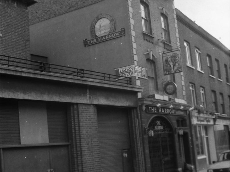 Harrow  London EC1 taken in Aug 1986.. (Pub, External). Published on 07-02-2019