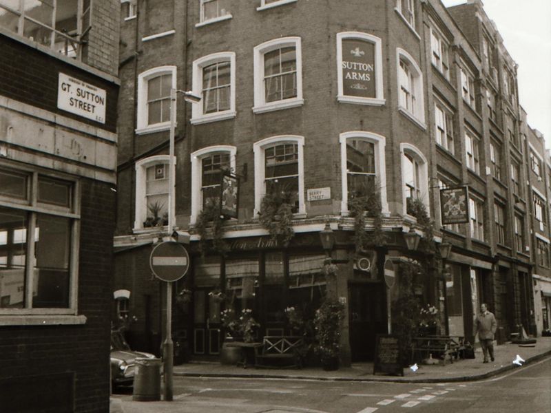 SuttonvArms Gt Sutton St London EC1 taken April 1994.. (Pub, External). Published on 07-02-2019 