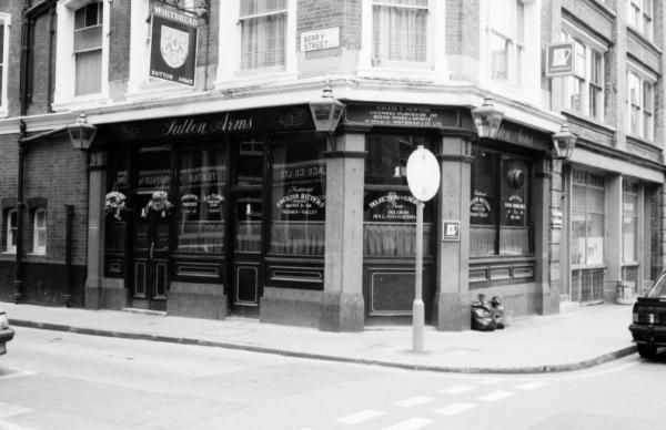 SuttonArms Gt Sutton St London EC1 taken July 1985.. (Pub). Published on 24-08-2016