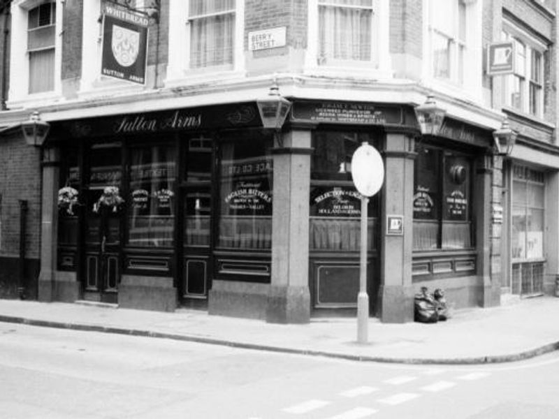 SuttonArms Gt Sutton St London EC1 taken July 1985.. (Pub). Published on 24-08-2016