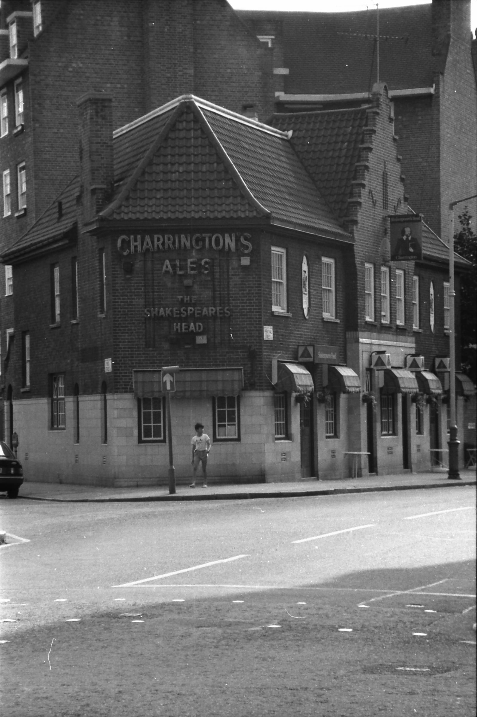 Shakespeares Head Percival St London EC1 taken Aug 1986.. (Pub, External). Published on 07-02-2019