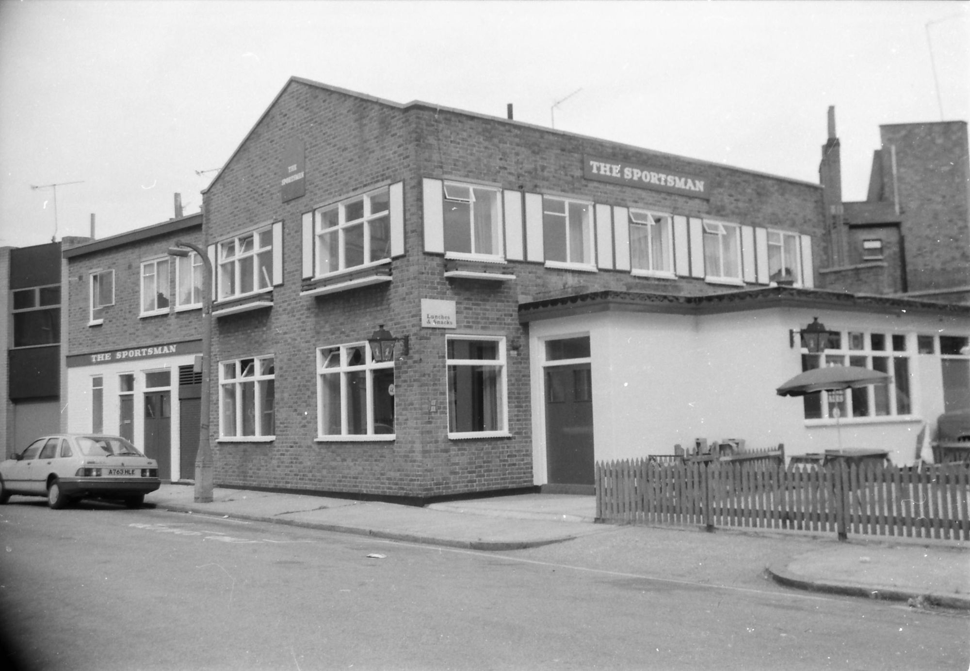 Sportsman London EC1 taken Aug 1986.. (Pub, External, Key). Published on 07-02-2019