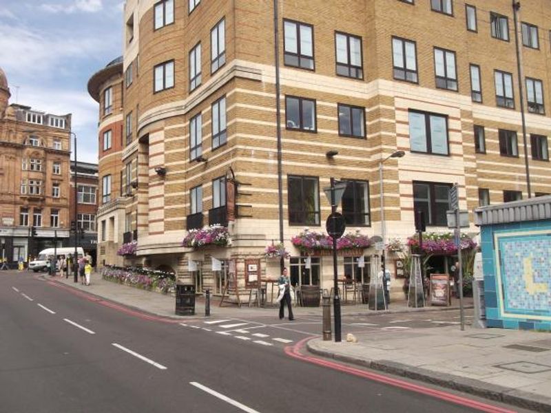 Brewhouse & Kitchen London EC1 taken Aug 2015. (Pub, External). Published on 13-08-2015