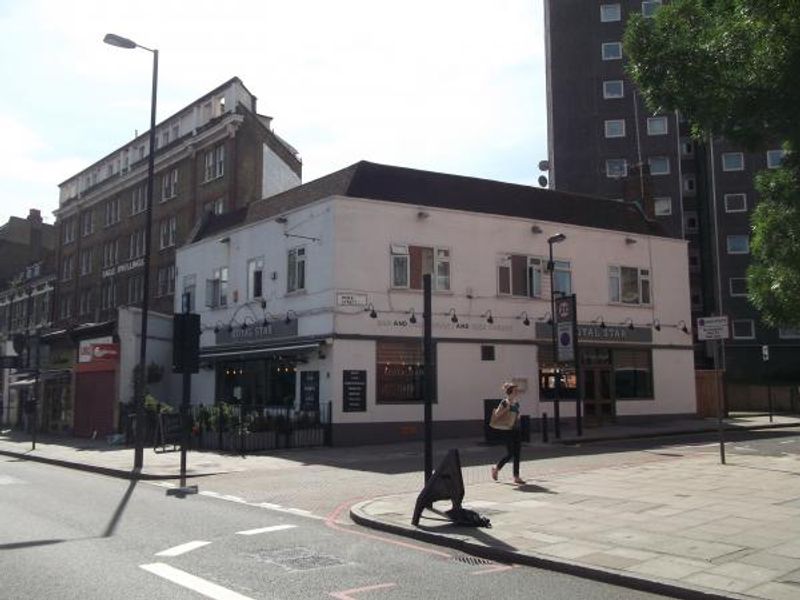 Royal Star London EC1 taken Aug 2015. (Pub, External). Published on 13-08-2015