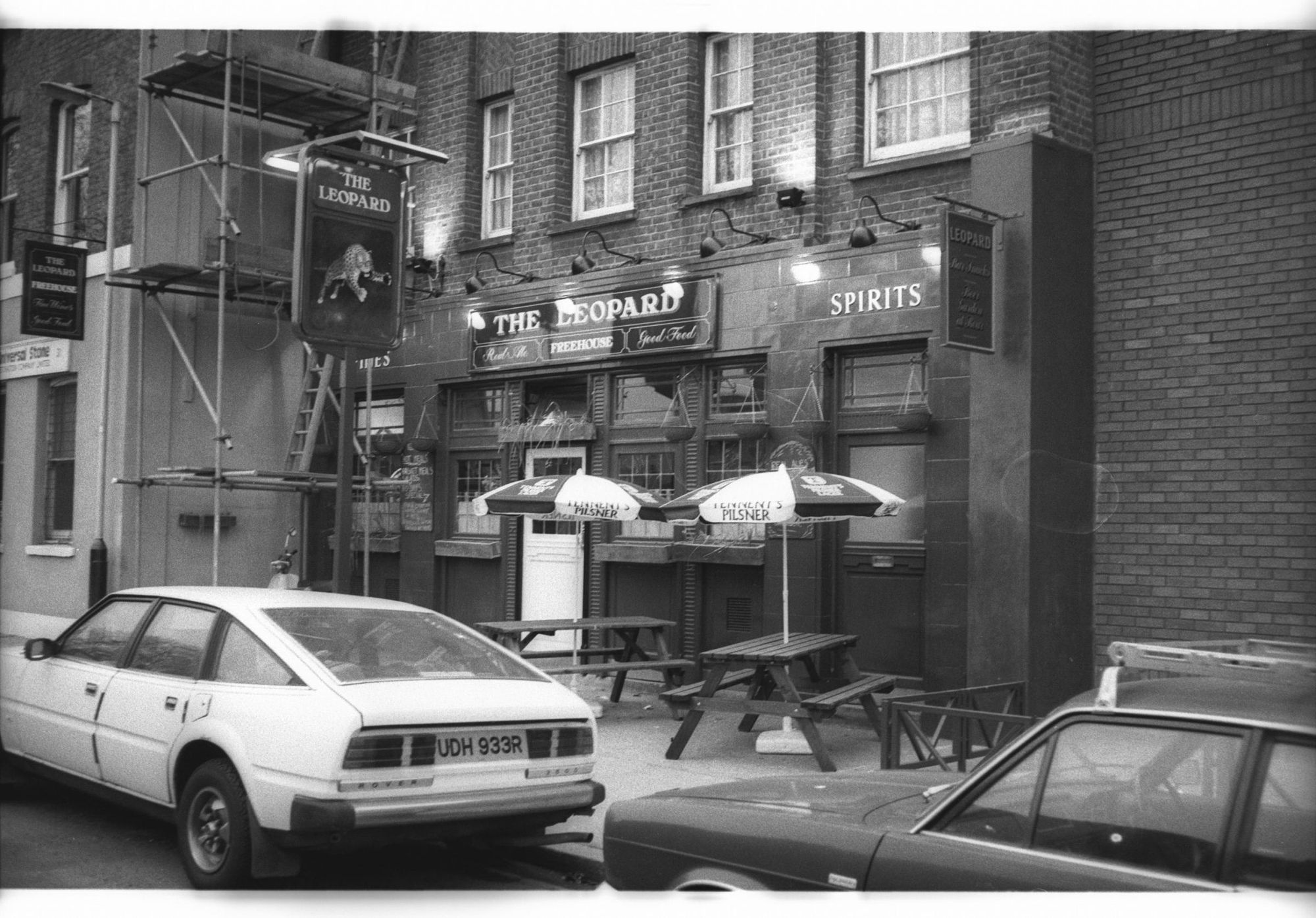 Leopard London EC1 taken July 1985.. (Pub, External). Published on 07-02-2019