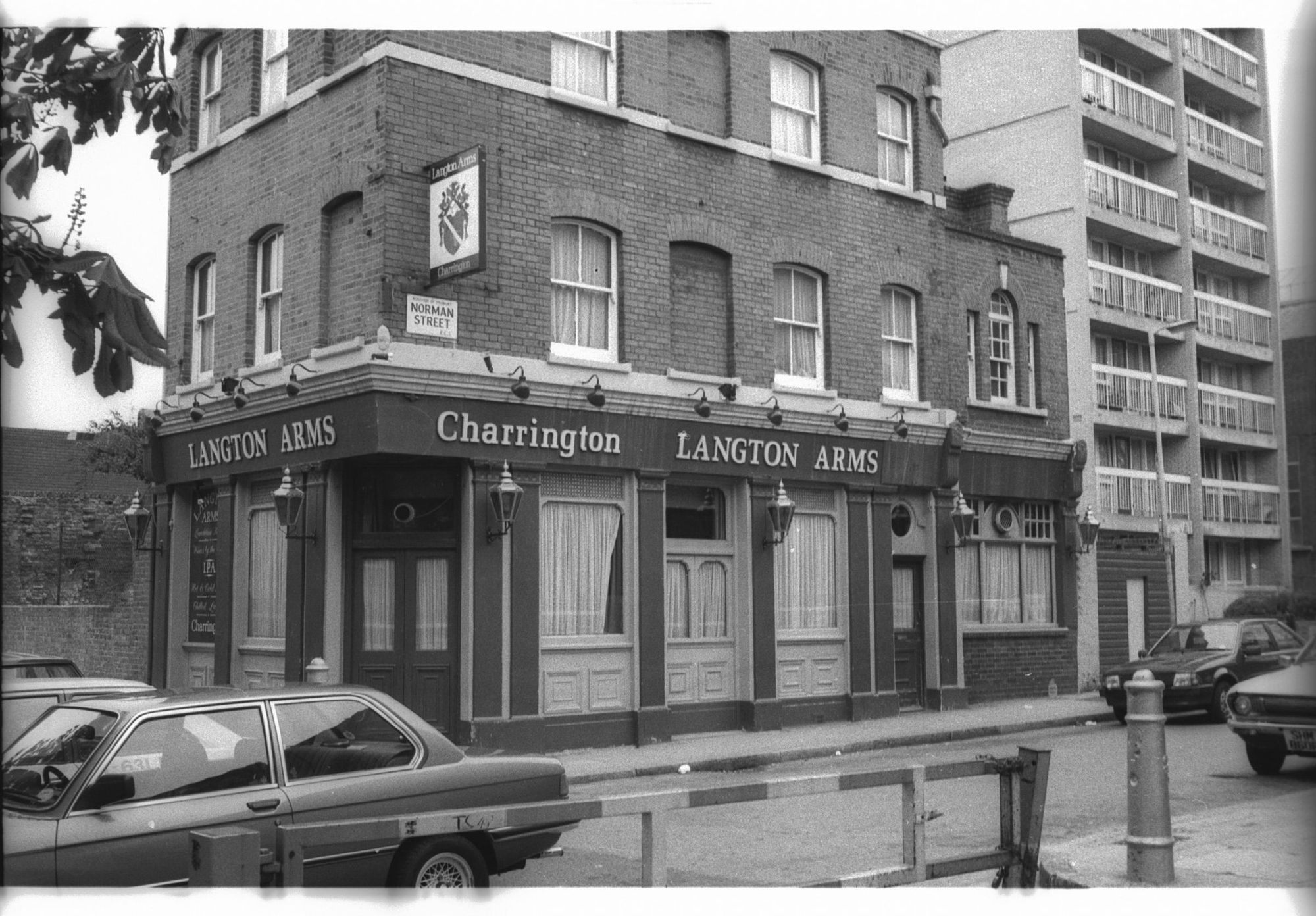 Langton Arms London EC1 taken July 1985.. (Pub, External). Published on 07-02-2019